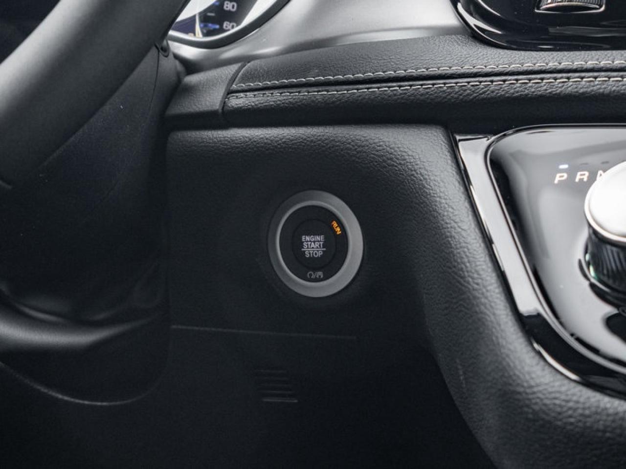 2026 Chrysler Pacifica Select Photo