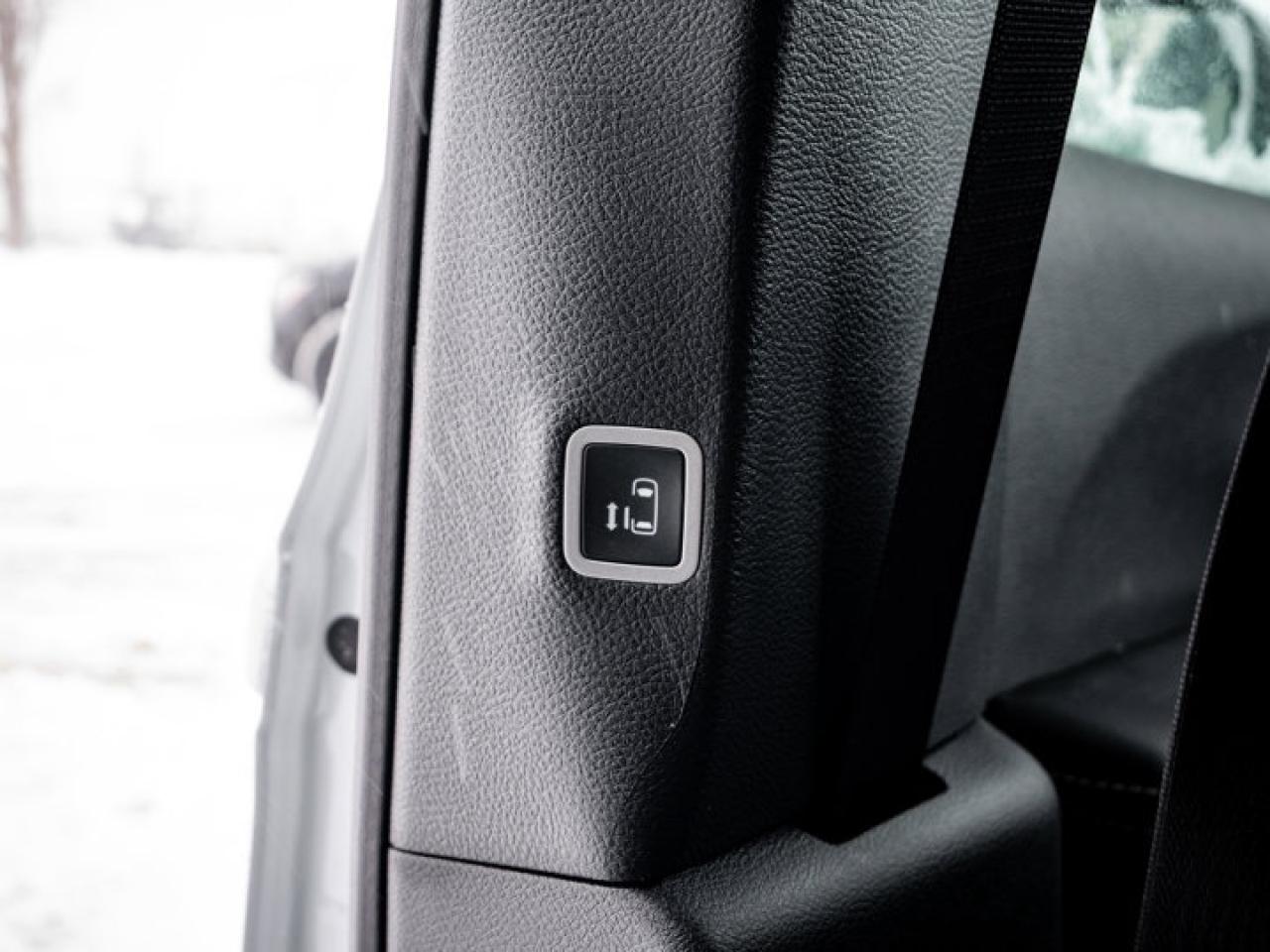 2026 Chrysler Pacifica Select Photo