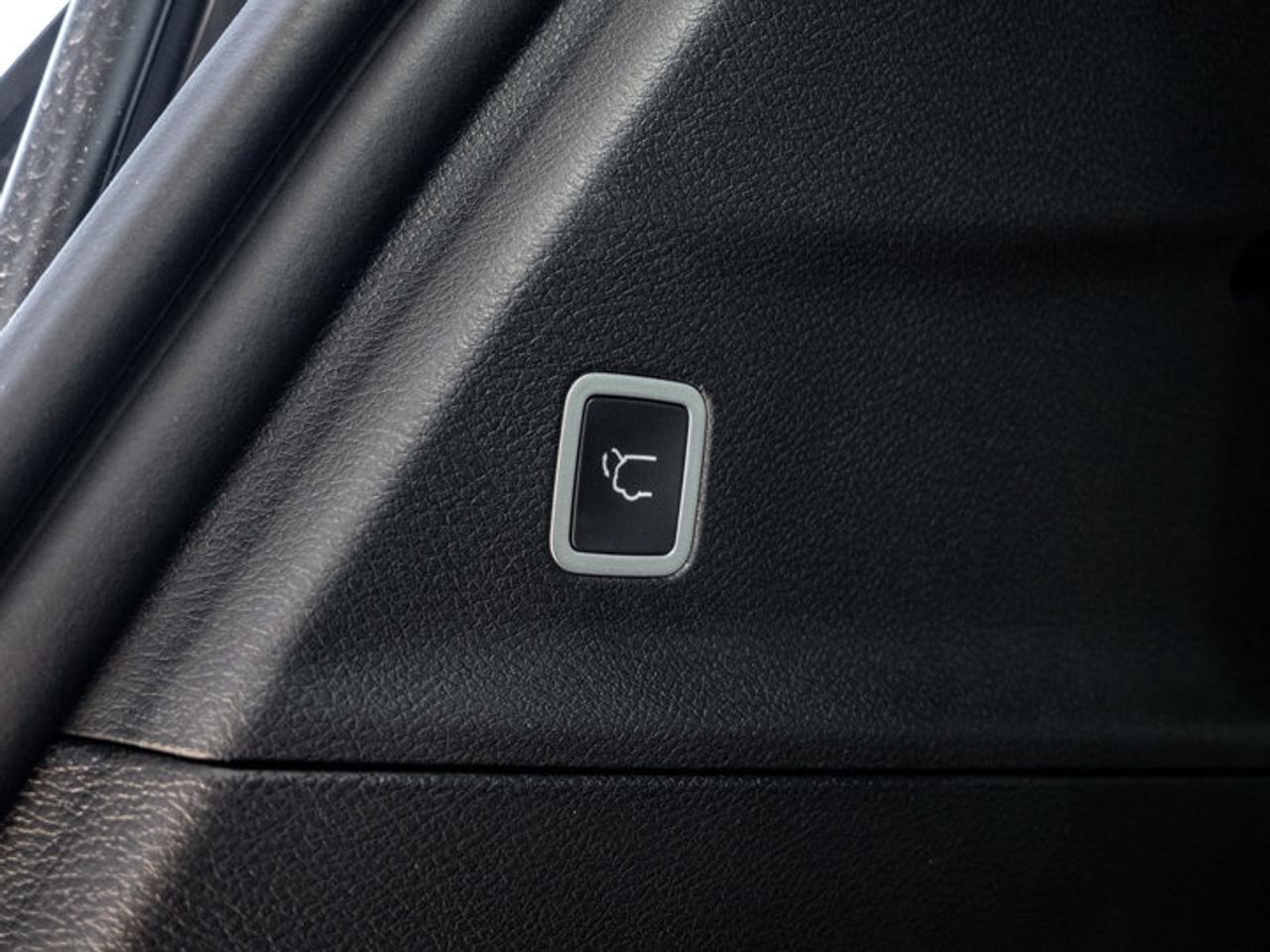 2026 Chrysler Pacifica Select Photo