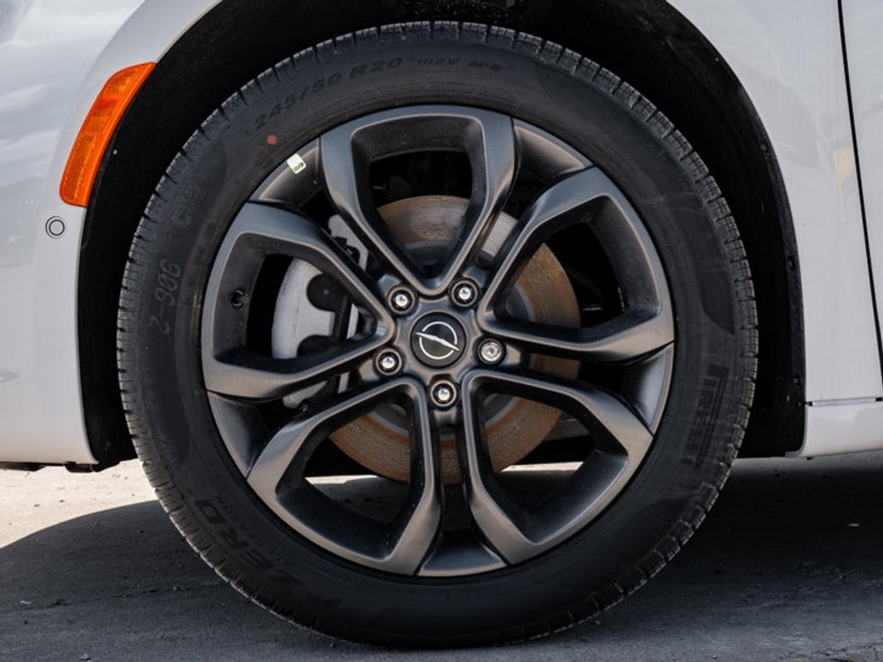 2026 Chrysler Pacifica Select Photo