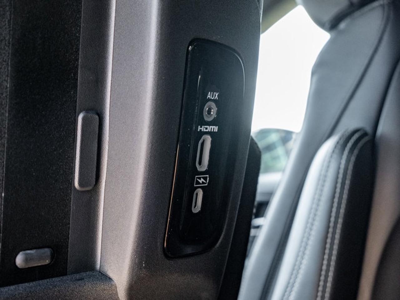 2026 Chrysler Pacifica Select Photo