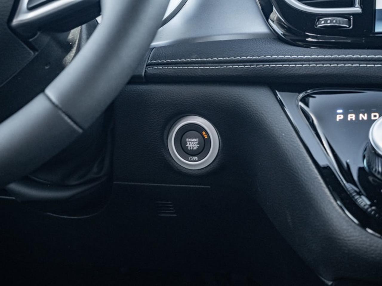 2026 Chrysler Pacifica Select Photo