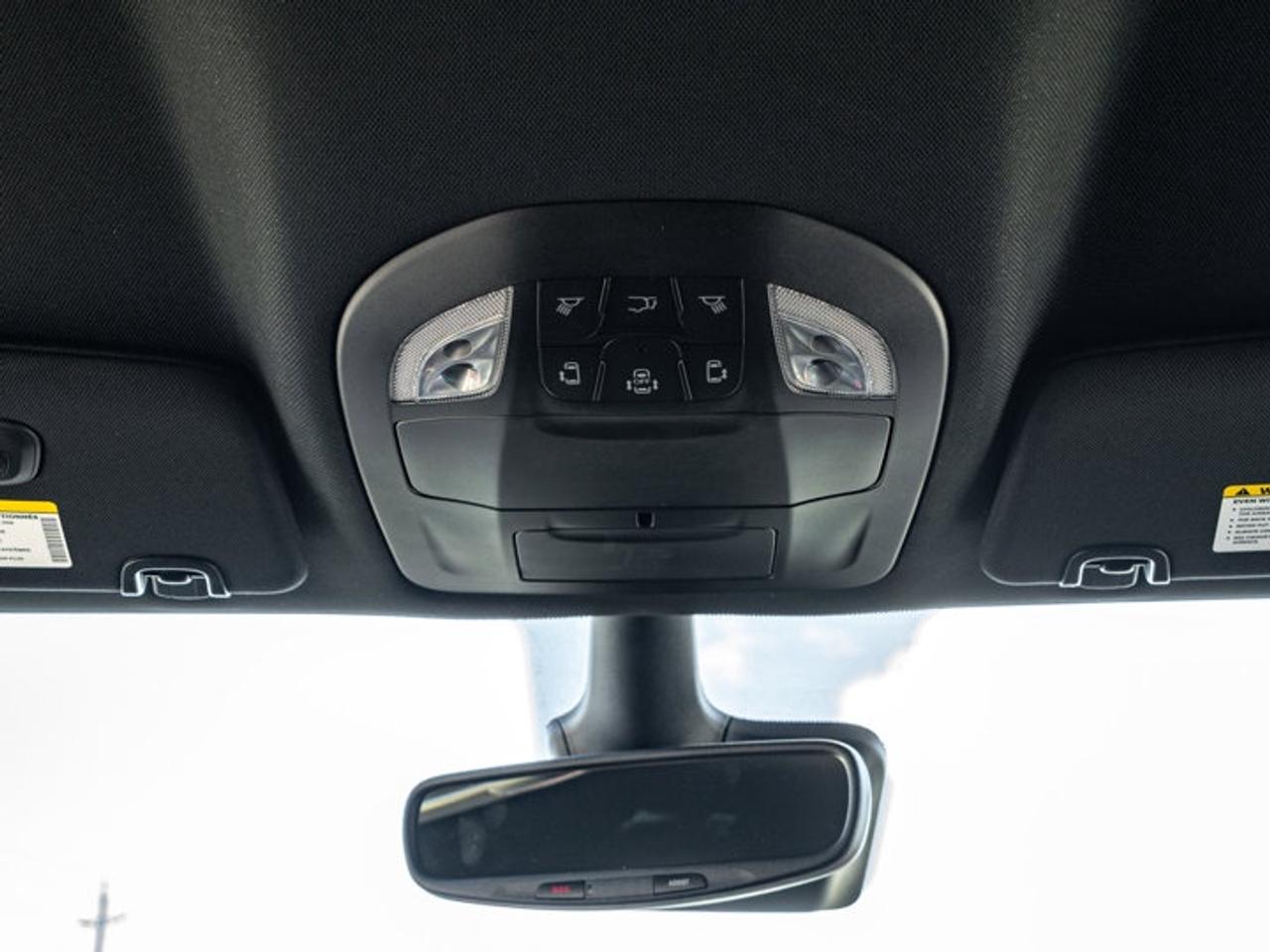 2026 Chrysler Pacifica Select Photo