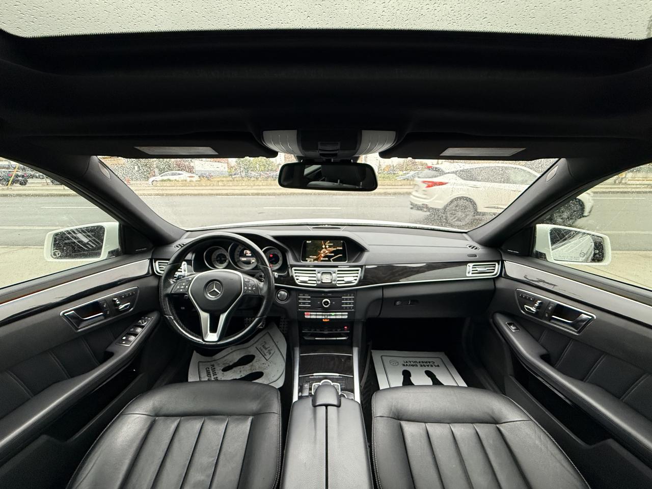 2016 Mercedes-Benz E-Class E400 //AMG PKG | PANO | HARMAN KARDON | LOADED Photo2