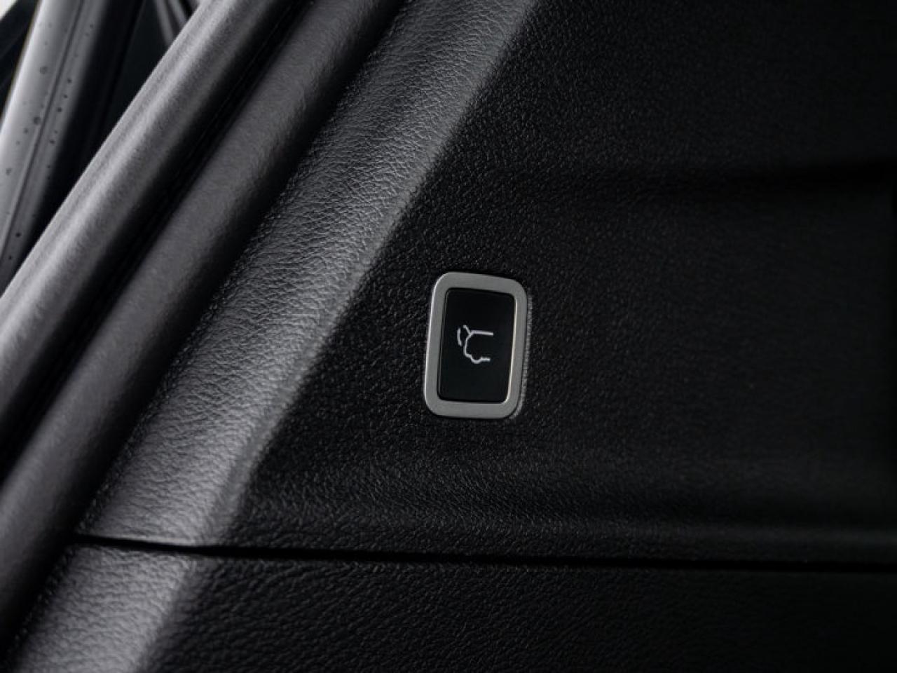 2026 Chrysler Pacifica Select Photo