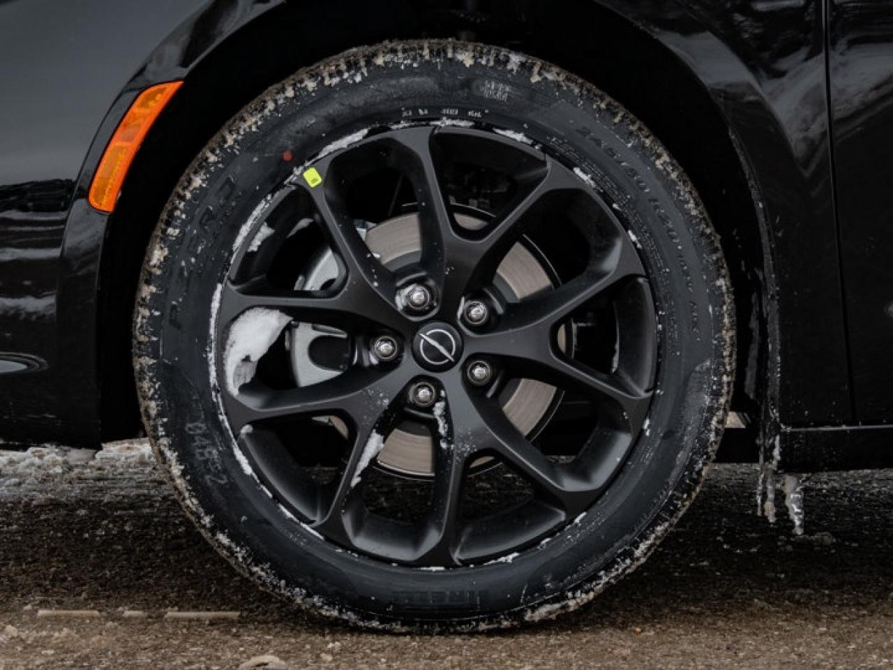 2026 Chrysler Pacifica Select Photo