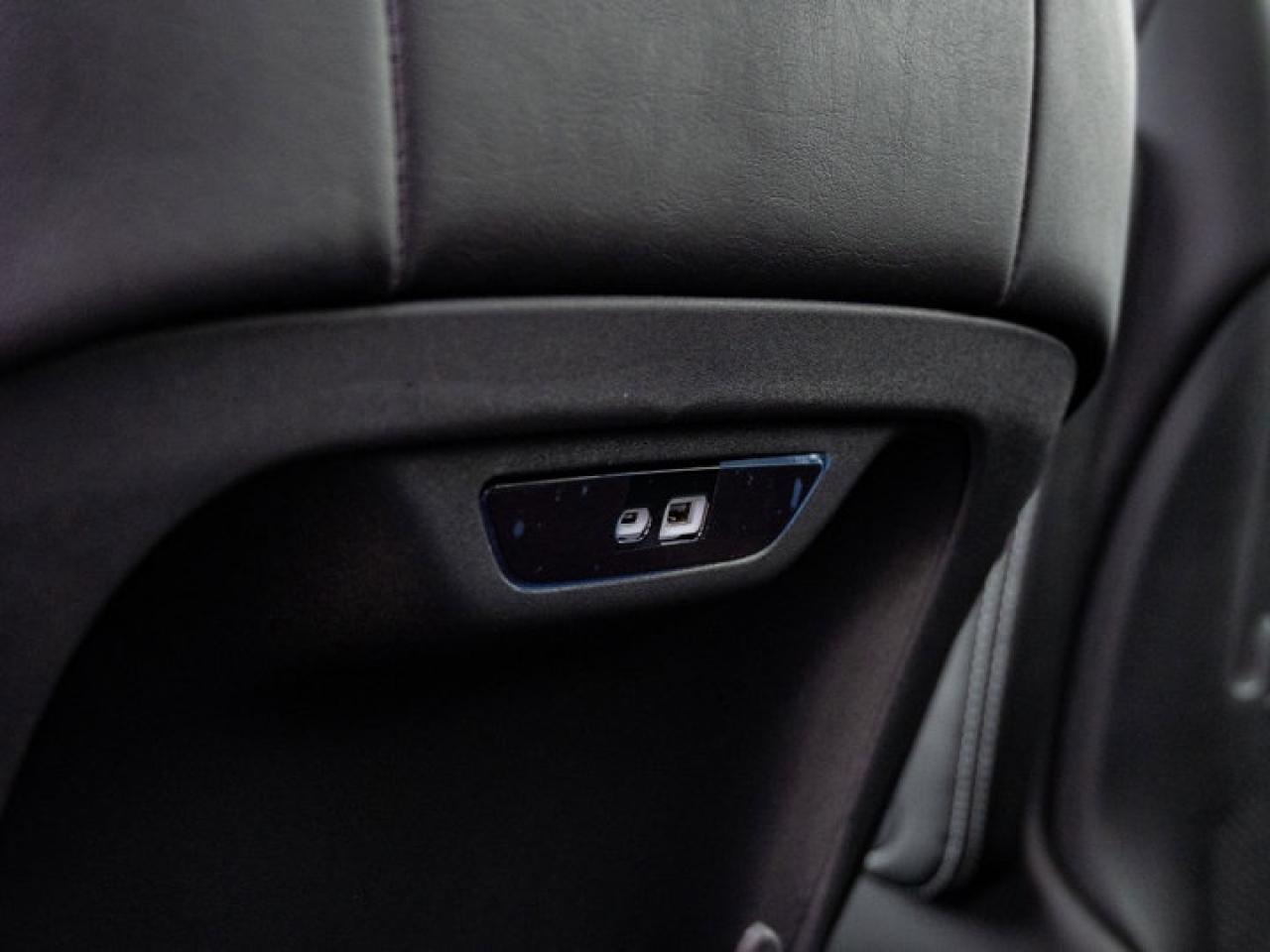 2026 Chrysler Pacifica Select Photo