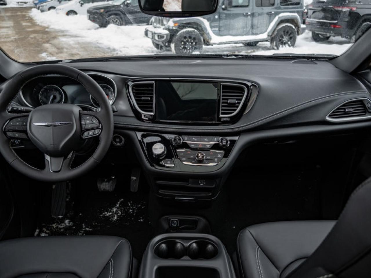 2026 Chrysler Pacifica Select Photo