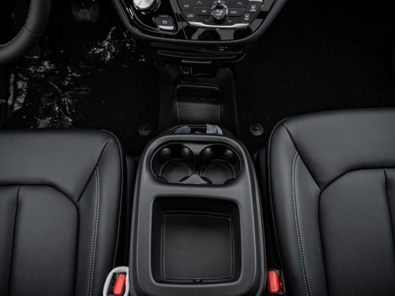 2026 Chrysler Pacifica Select Photo