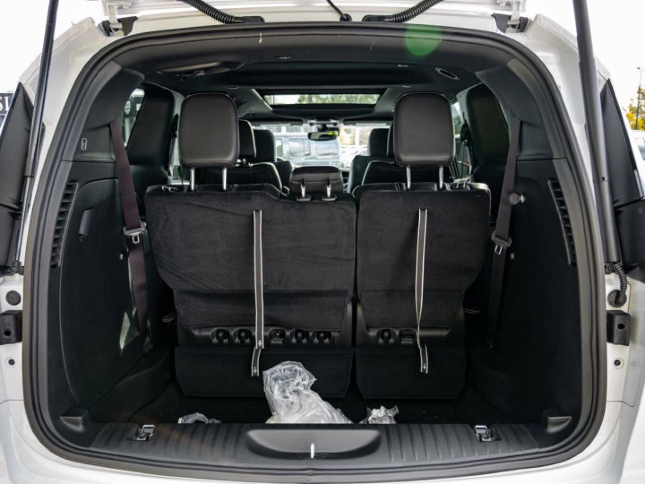 2026 Chrysler Pacifica Select Photo