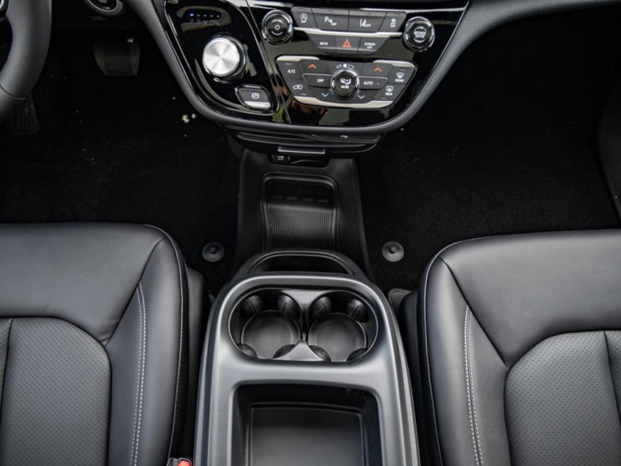 2026 Chrysler Pacifica Select Photo