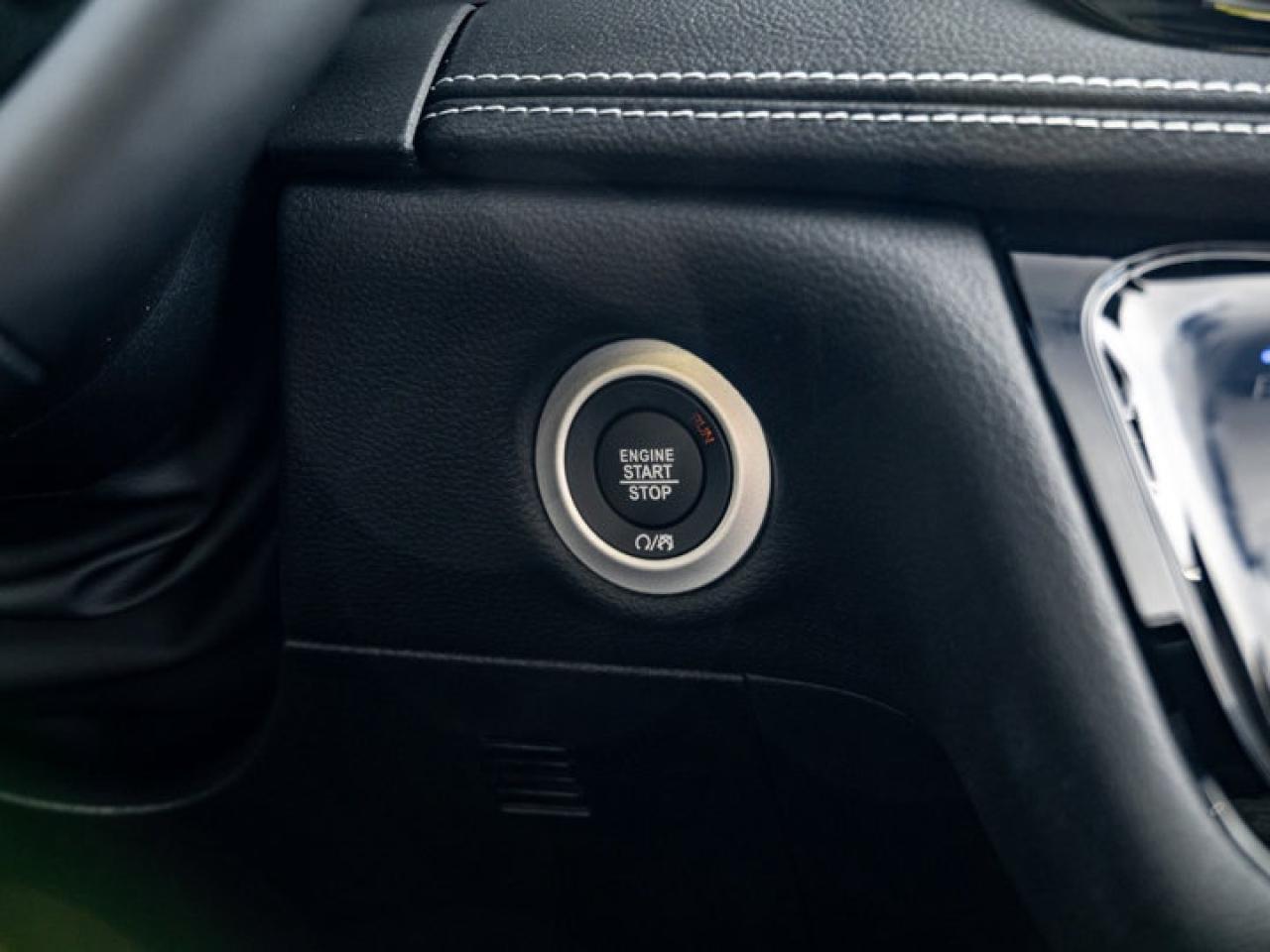 2026 Chrysler Pacifica Select Photo