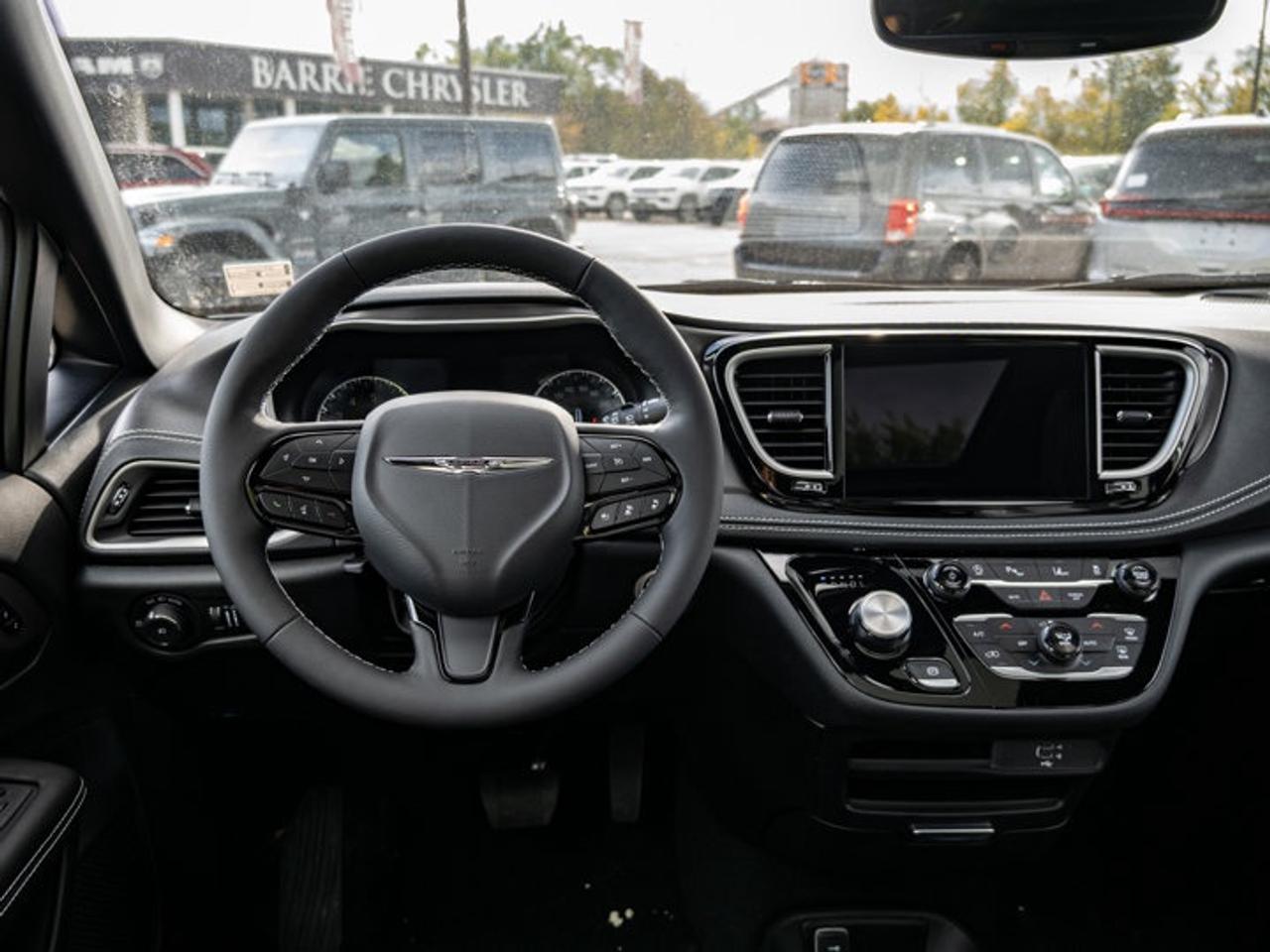2026 Chrysler Pacifica Select Photo2
