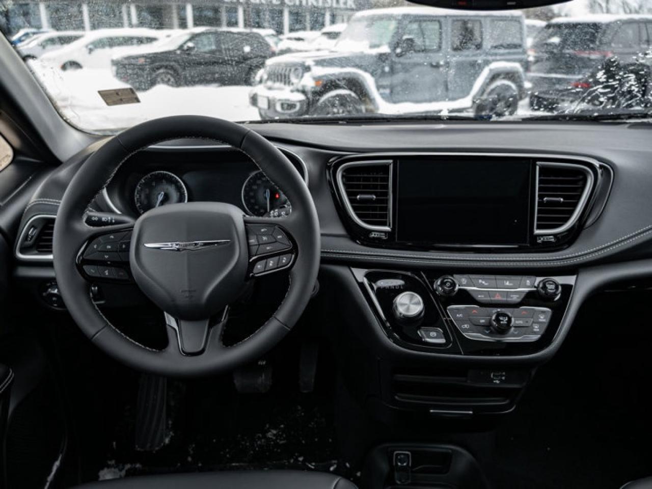 2026 Chrysler Pacifica Select Photo