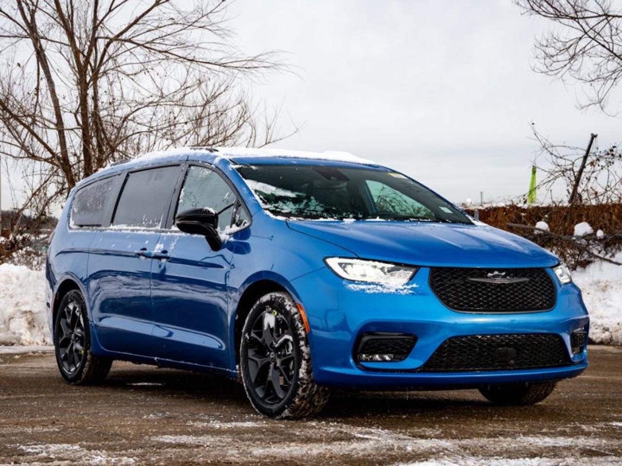 2026 Chrysler Pacifica Select Photo