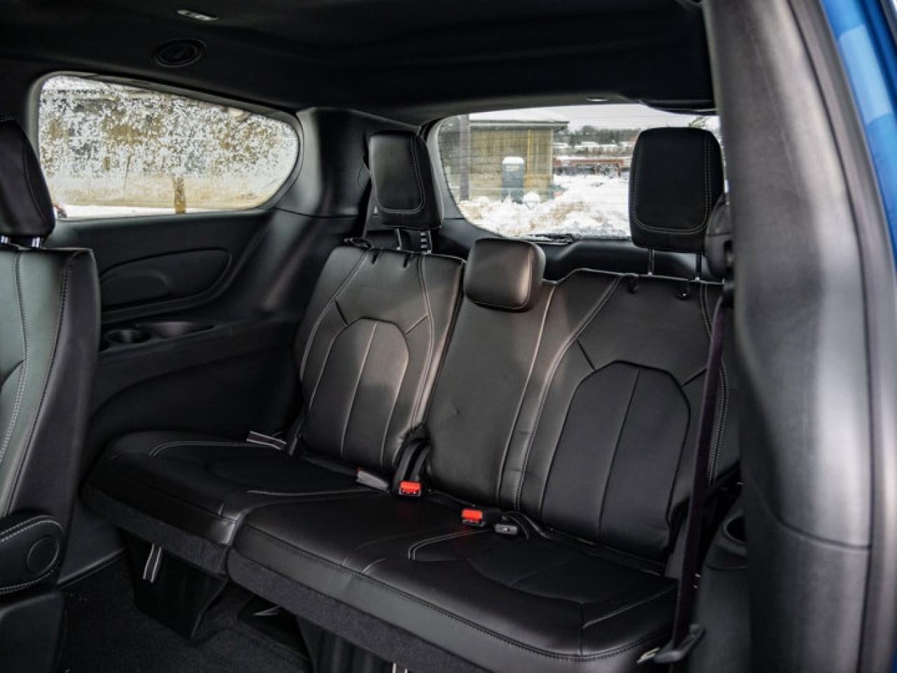 2026 Chrysler Pacifica Select Photo