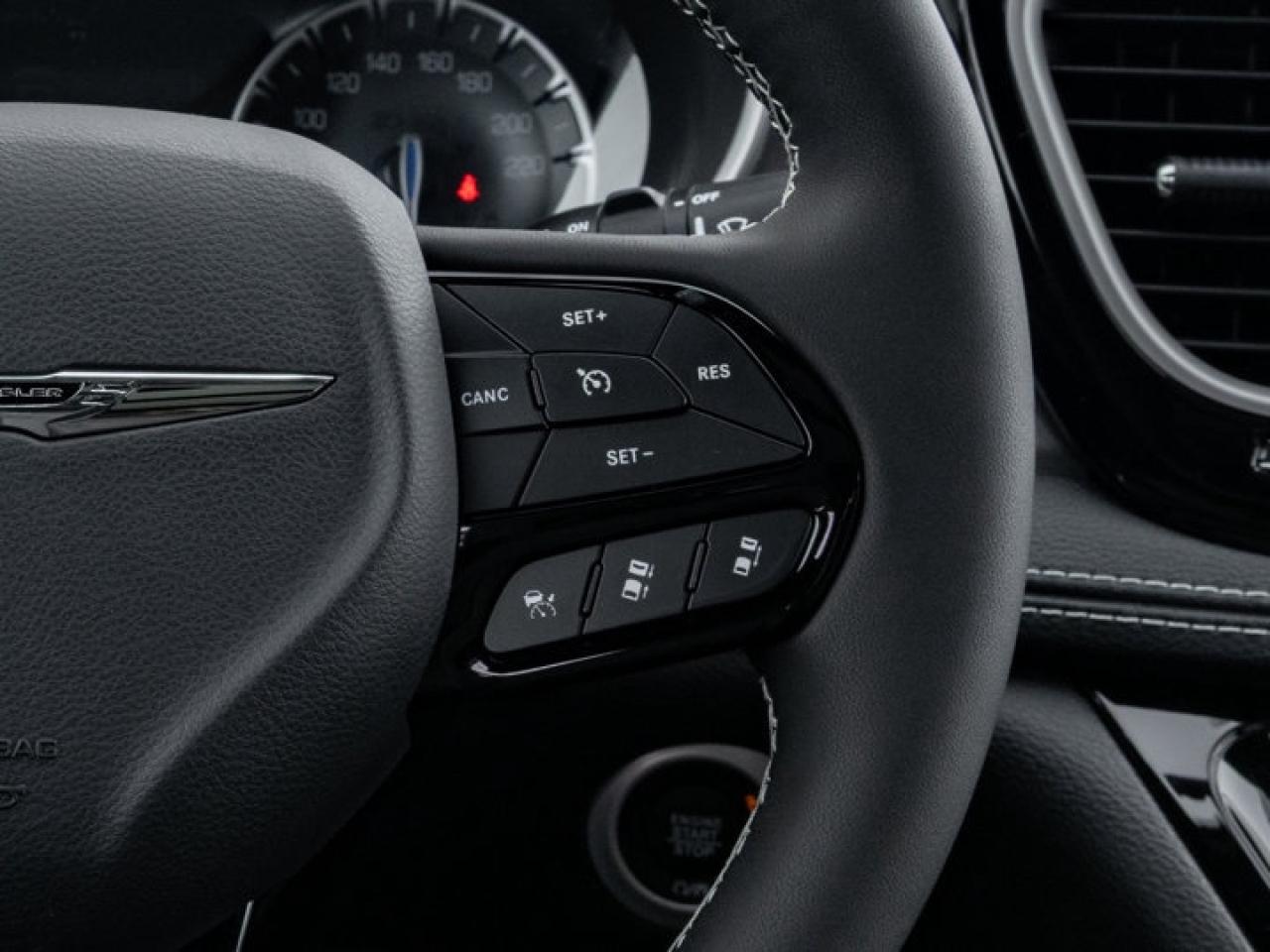 2026 Chrysler Pacifica Select Photo