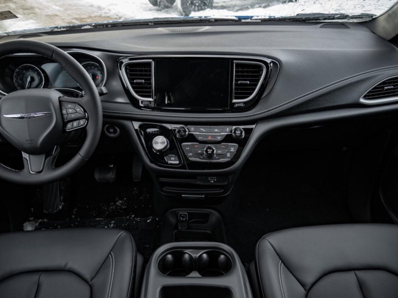 2026 Chrysler Pacifica Select Photo