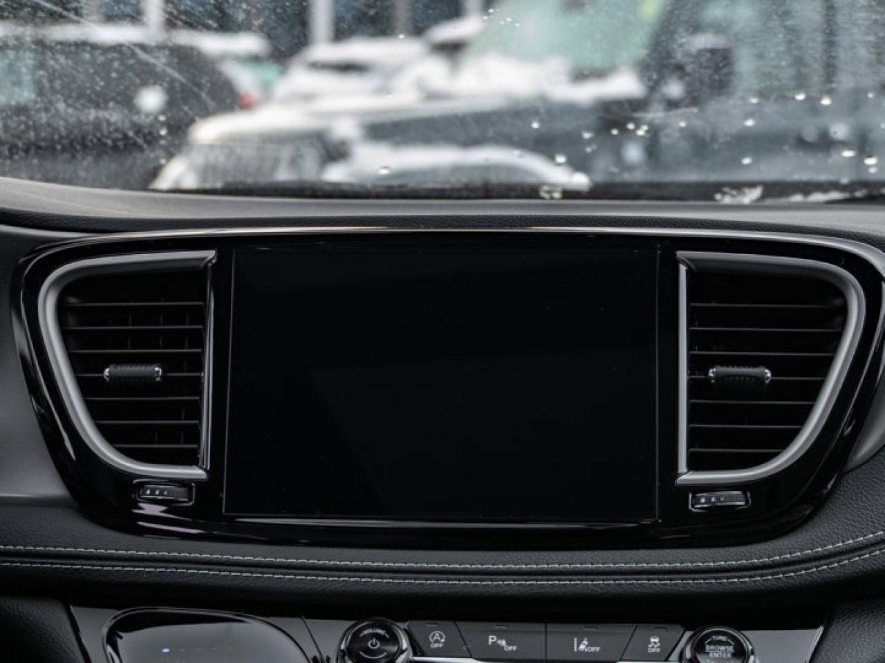 2026 Chrysler Pacifica Select Photo