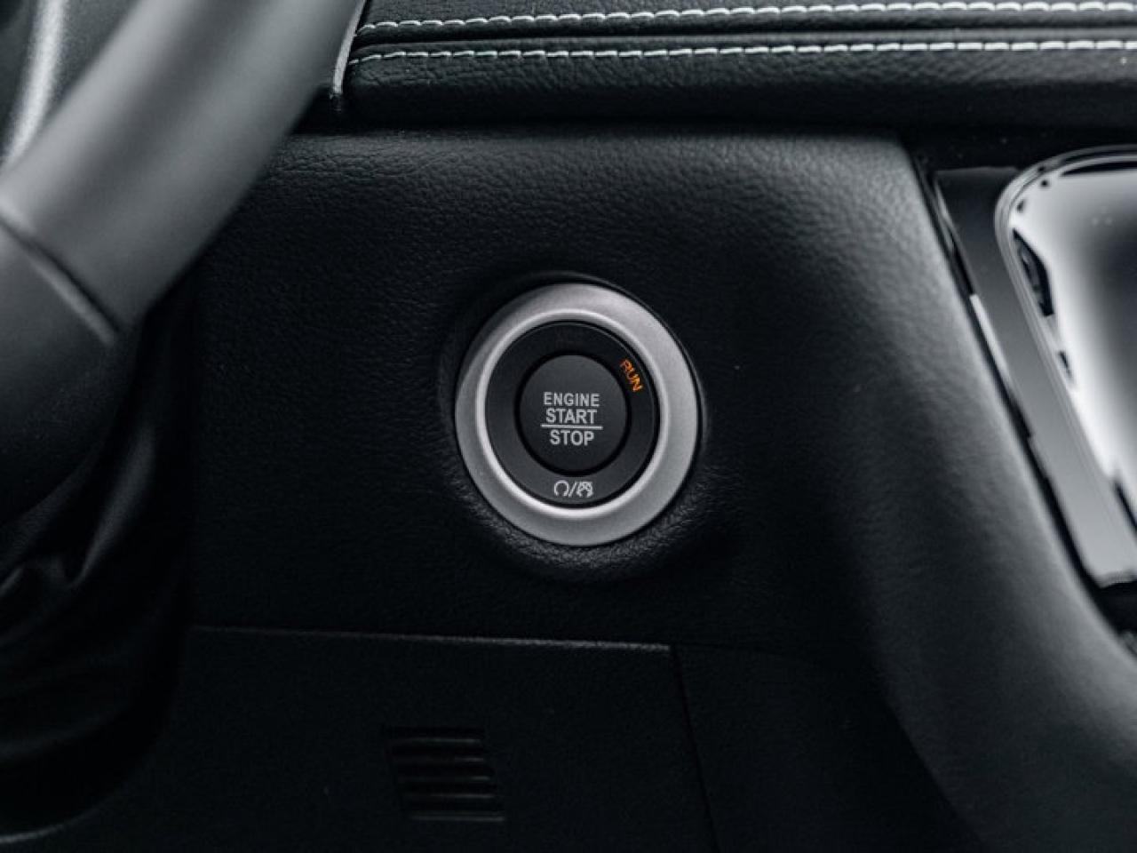 2026 Chrysler Pacifica Select Photo