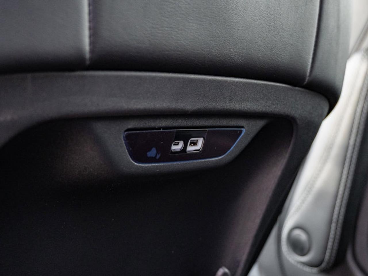 2026 Chrysler Pacifica Select Photo