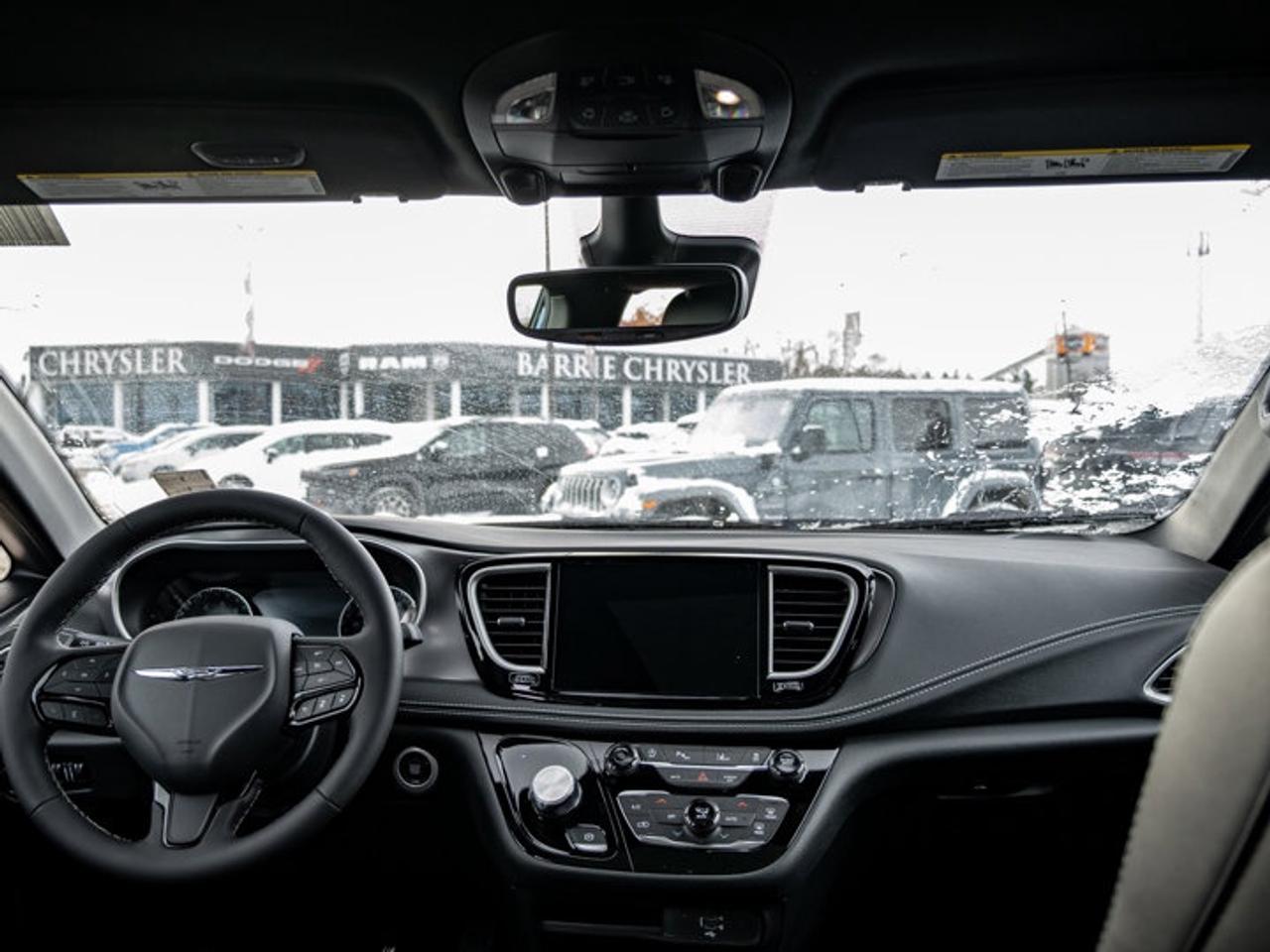 2026 Chrysler Pacifica Select Photo