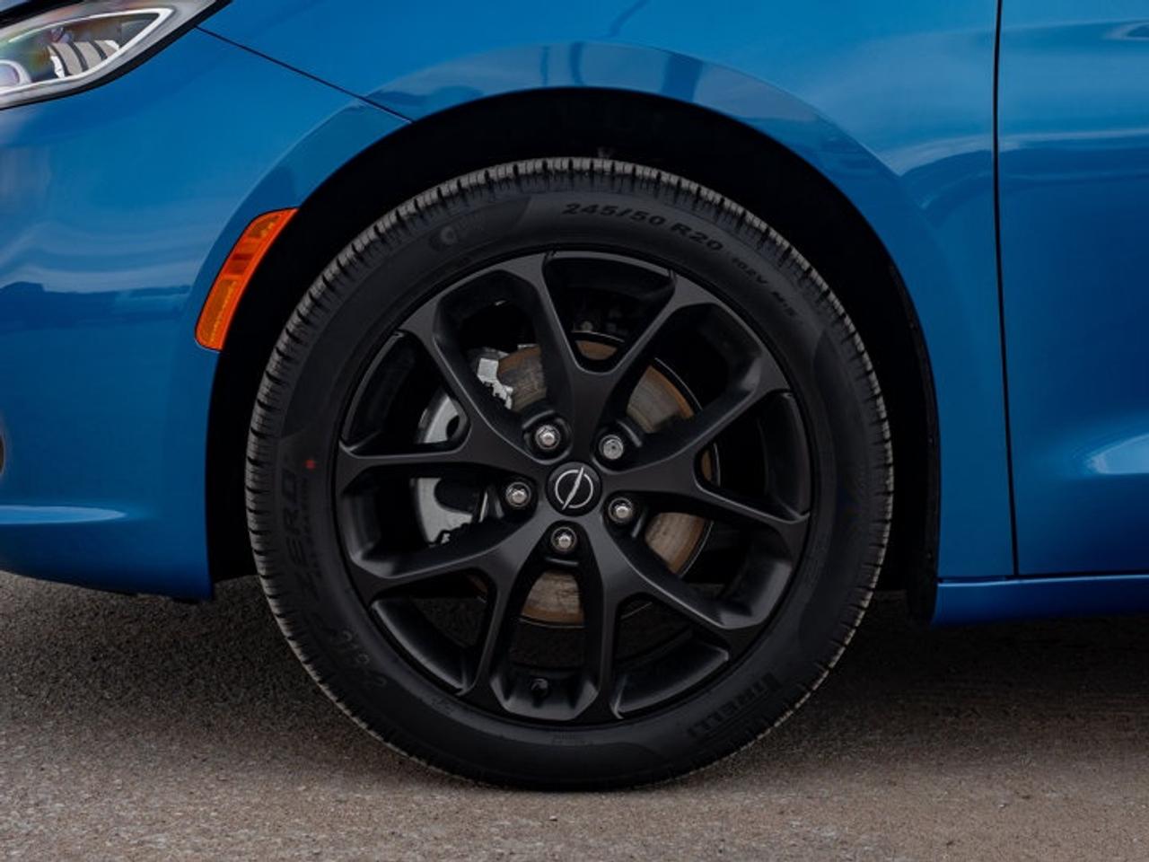 2026 Chrysler Pacifica Select Photo