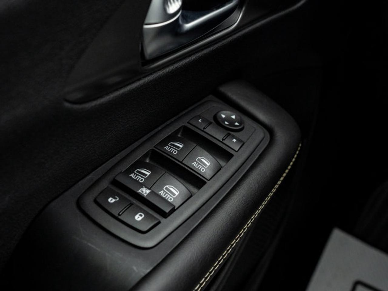 2026 Chrysler Pacifica Select Photo