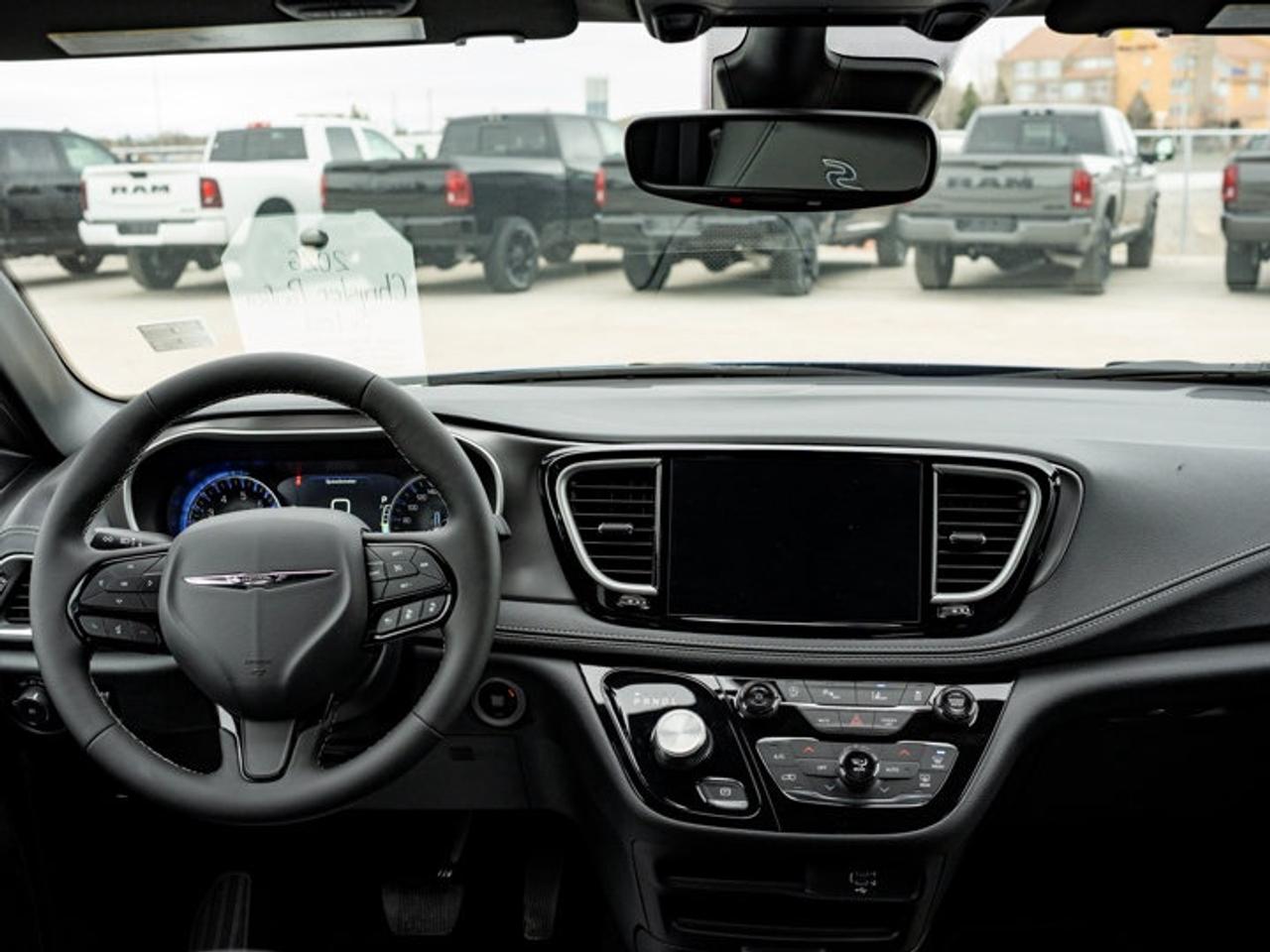 2026 Chrysler Pacifica Select Photo