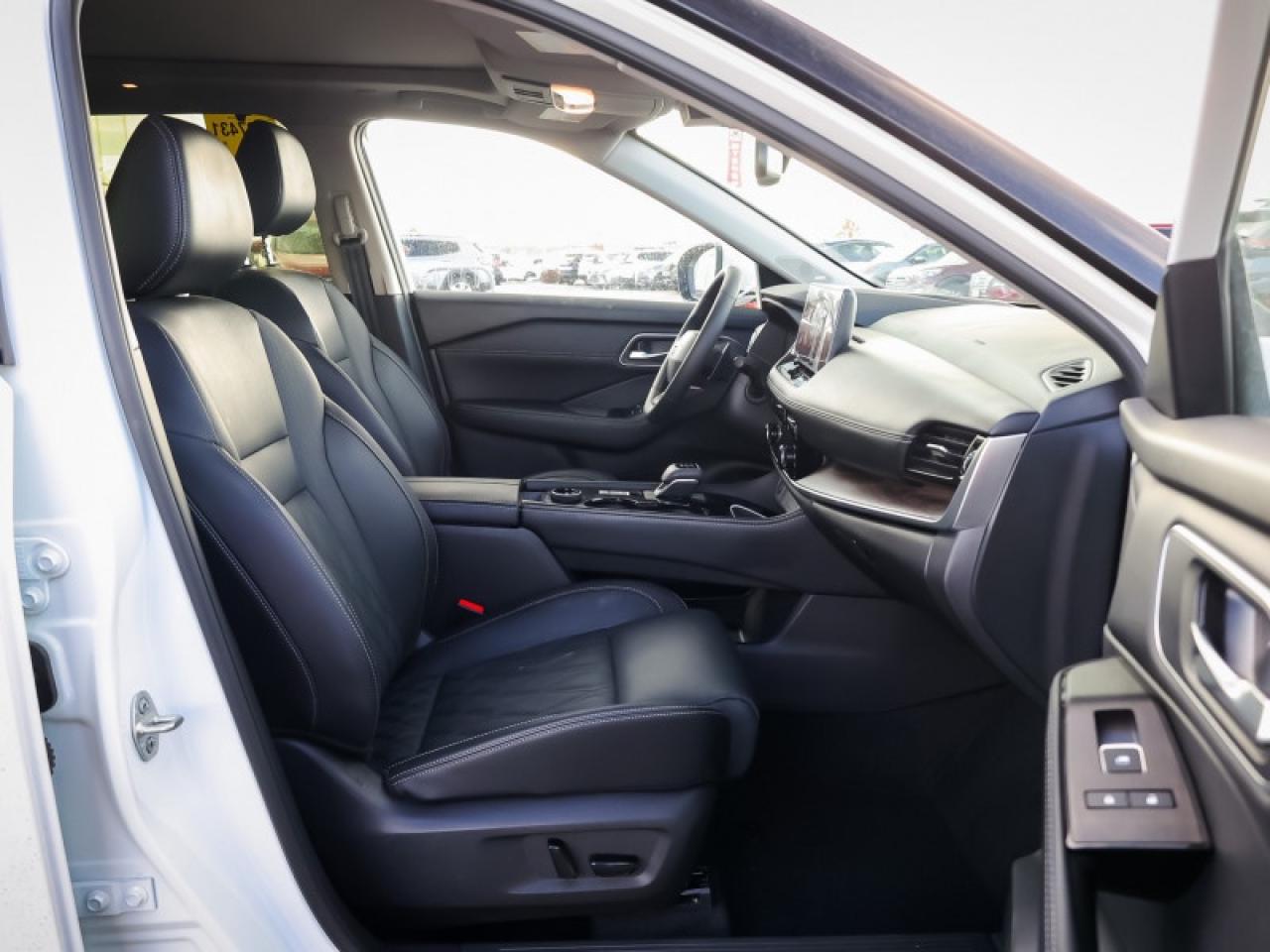 2025 Nissan Rogue Platinum  - HUD -  Leather Seats Photo