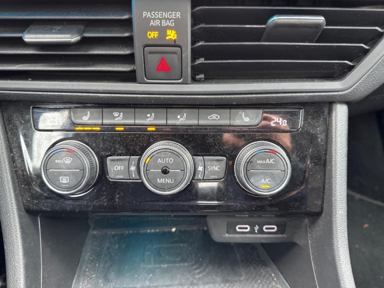 2022 Volkswagen Jetta GLI DSG  - Sunroof -  Leather Seats Photo