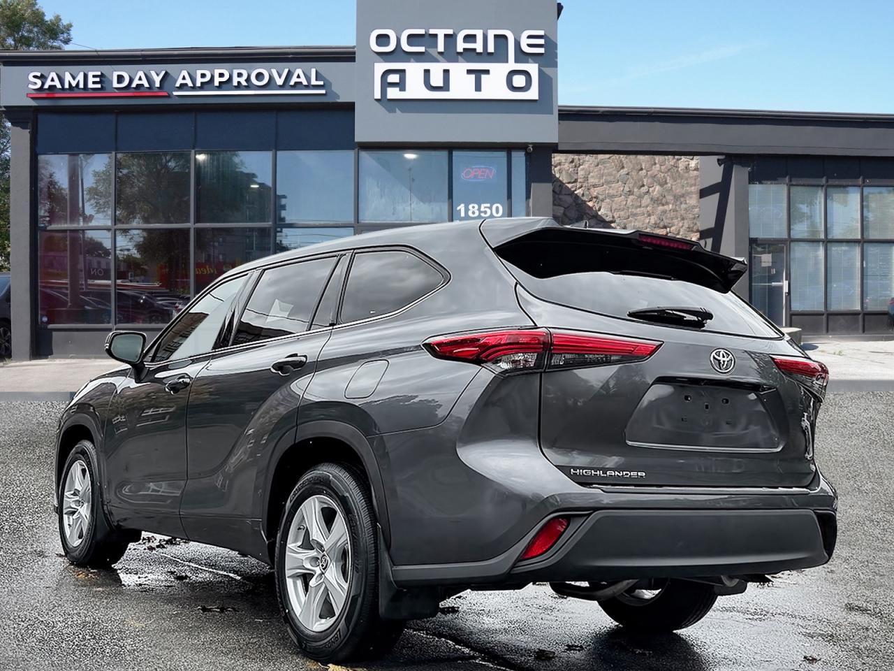 2020 Toyota Highlander L Photo3