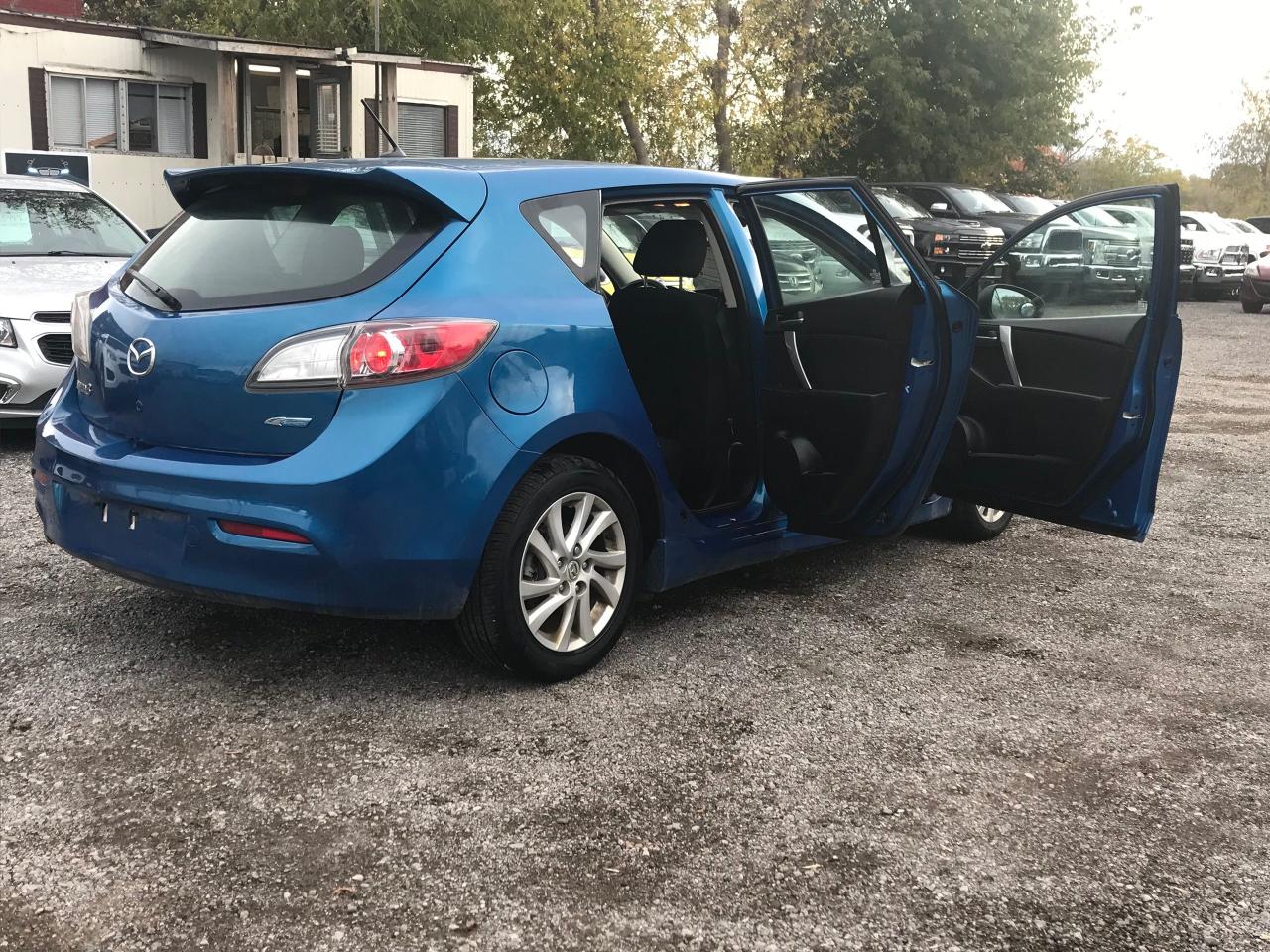 2012 Mazda MAZDA3 GS-SKY - Photo #24