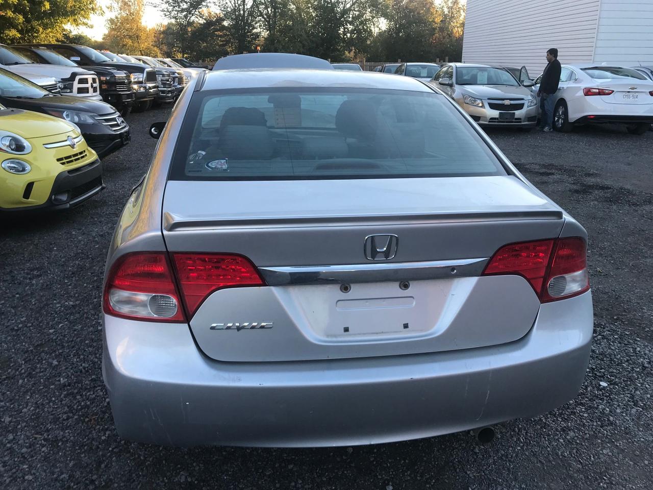 2009 Honda Civic DX-G - Photo #18