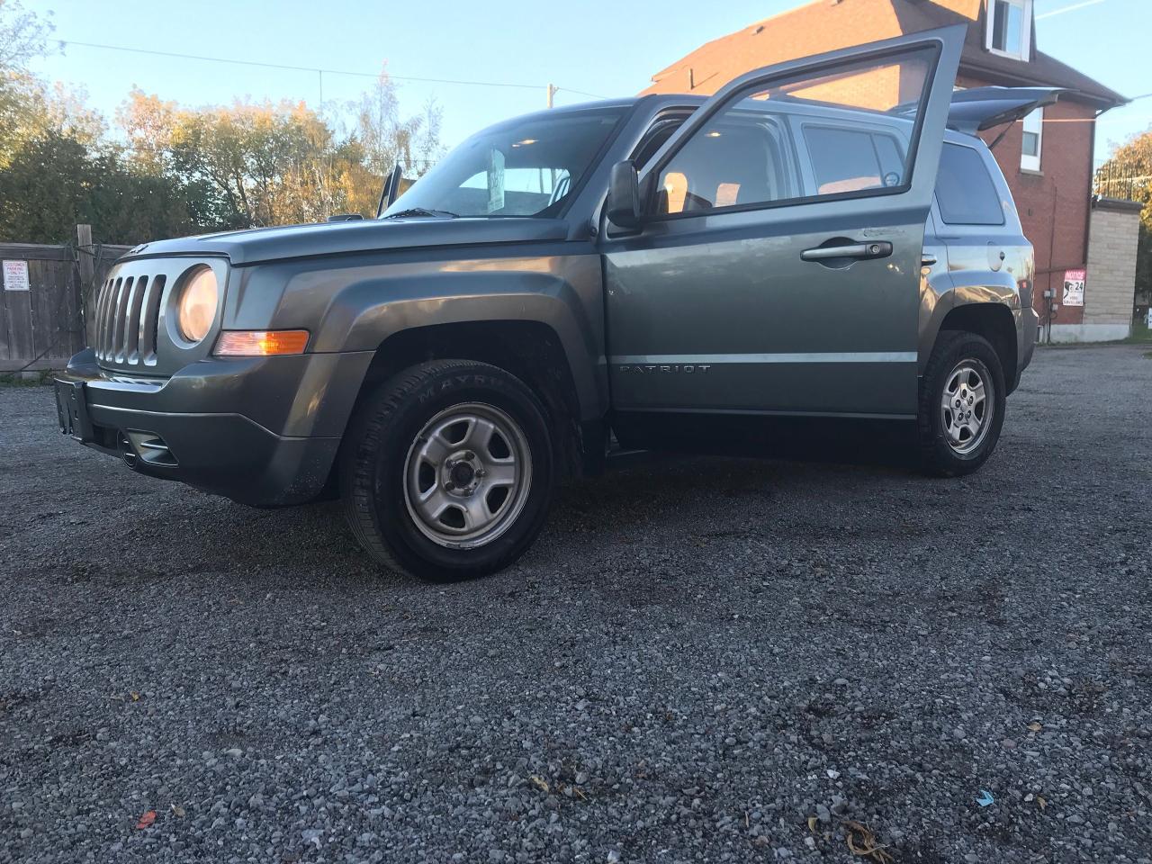 2012 Jeep Patriot SPORT - Photo #2