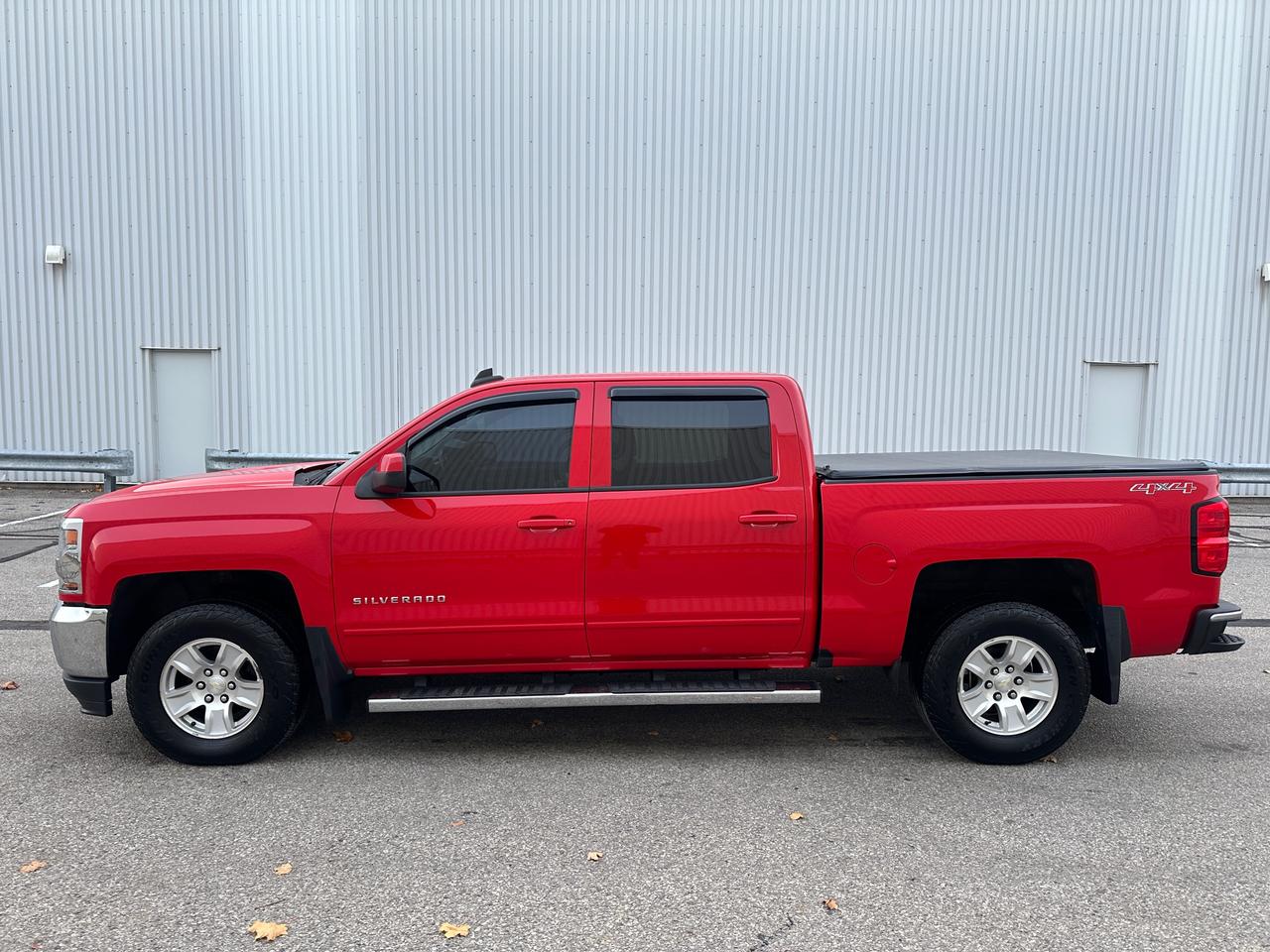 2016 Chevrolet Silverado 1500 LT Crew Cab 4WD Photo