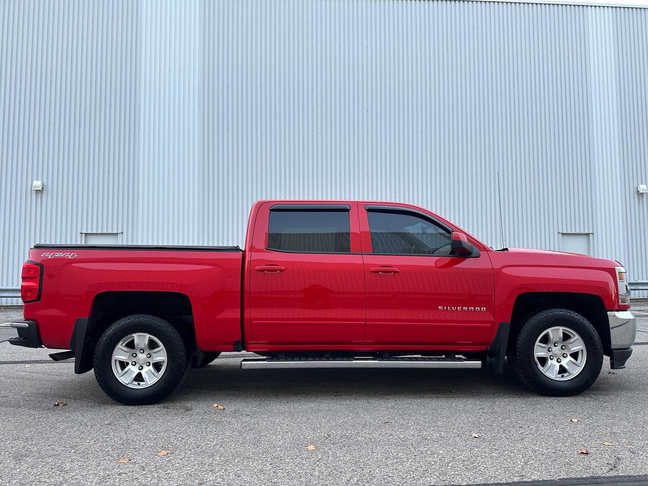 2016 Chevrolet Silverado 1500 LT Crew Cab 4WD Photo