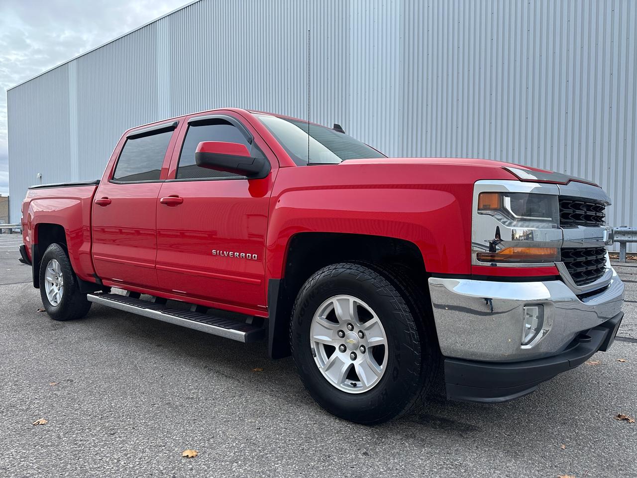 2016 Chevrolet Silverado 1500 LT Crew Cab 4WD Photo