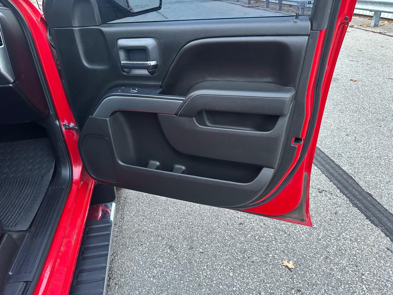 2016 Chevrolet Silverado 1500 LT Crew Cab 4WD Photo