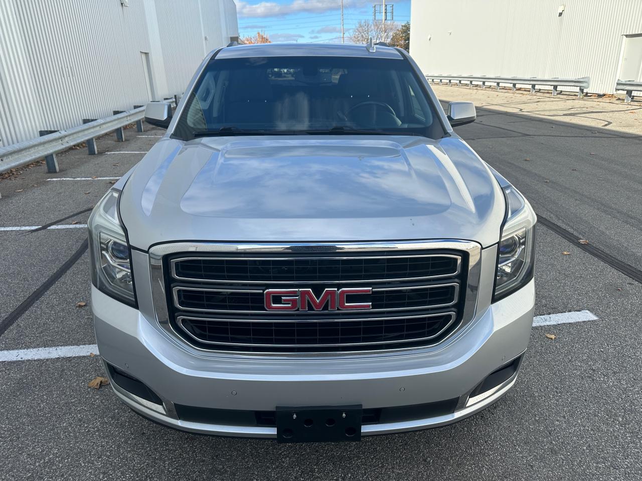 2016 GMC Yukon SLE 9 Passengers Photo3