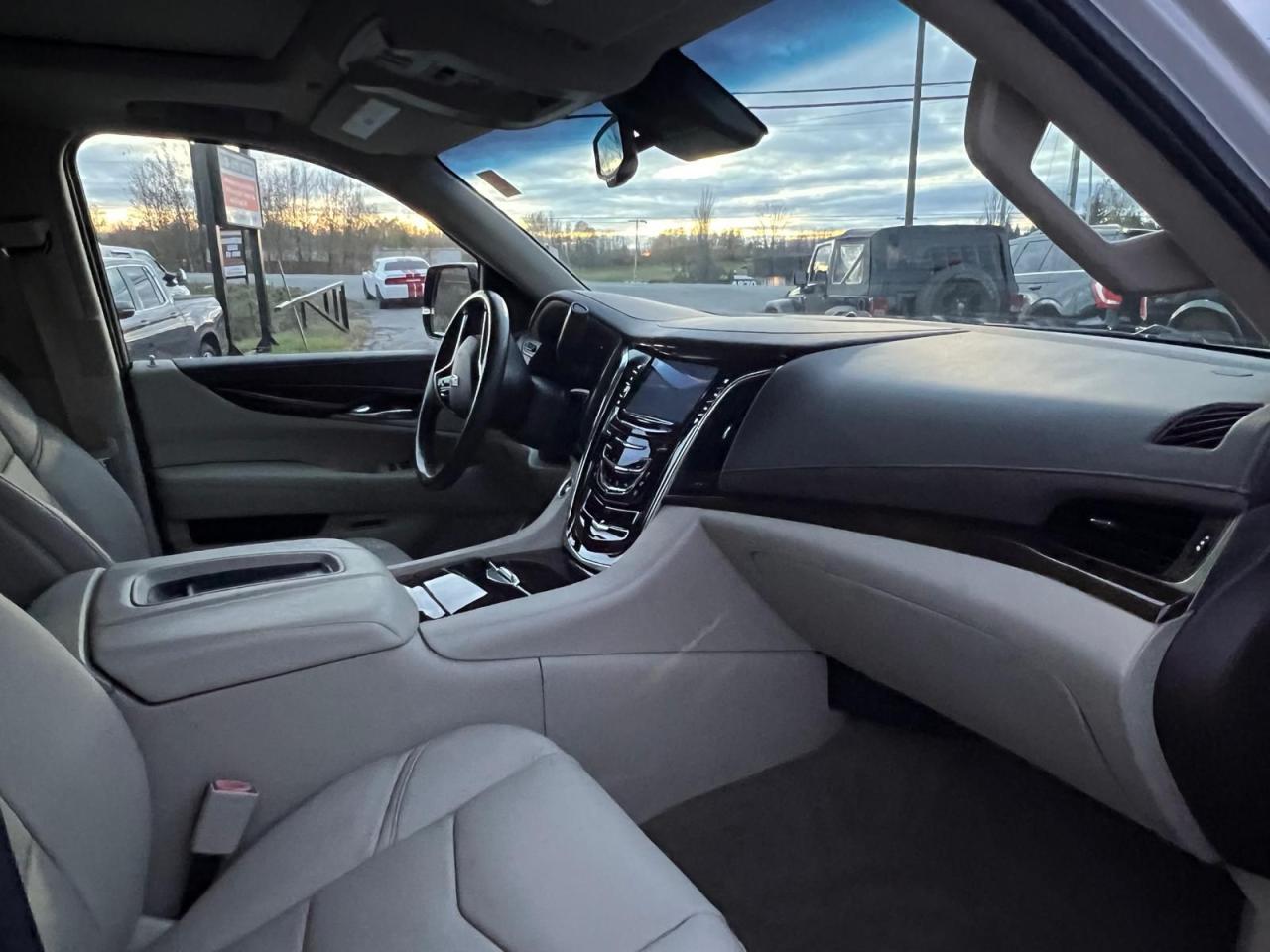 2016 Cadillac Escalade Premium Collection - Photo #10