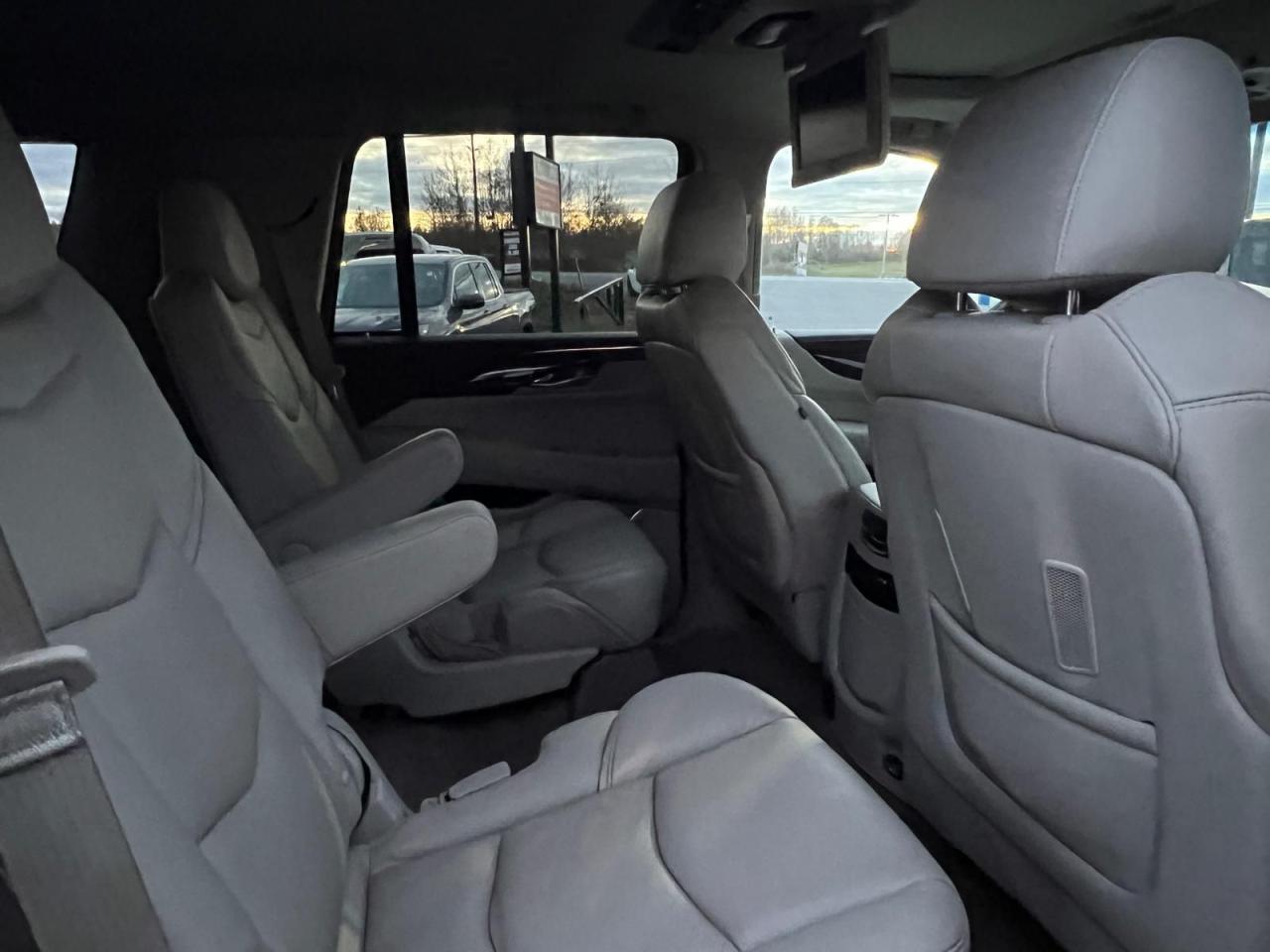2016 Cadillac Escalade Premium Collection - Photo #11