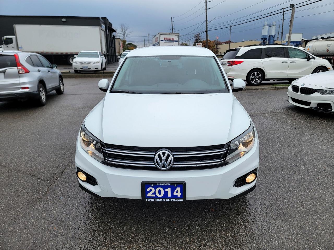 2014 Volkswagen Tiguan Trendline | 4Motion | LOW KMS - Photo #2