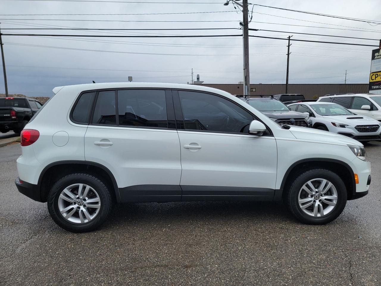 2014 Volkswagen Tiguan Trendline | 4Motion | LOW KMS - Photo #4