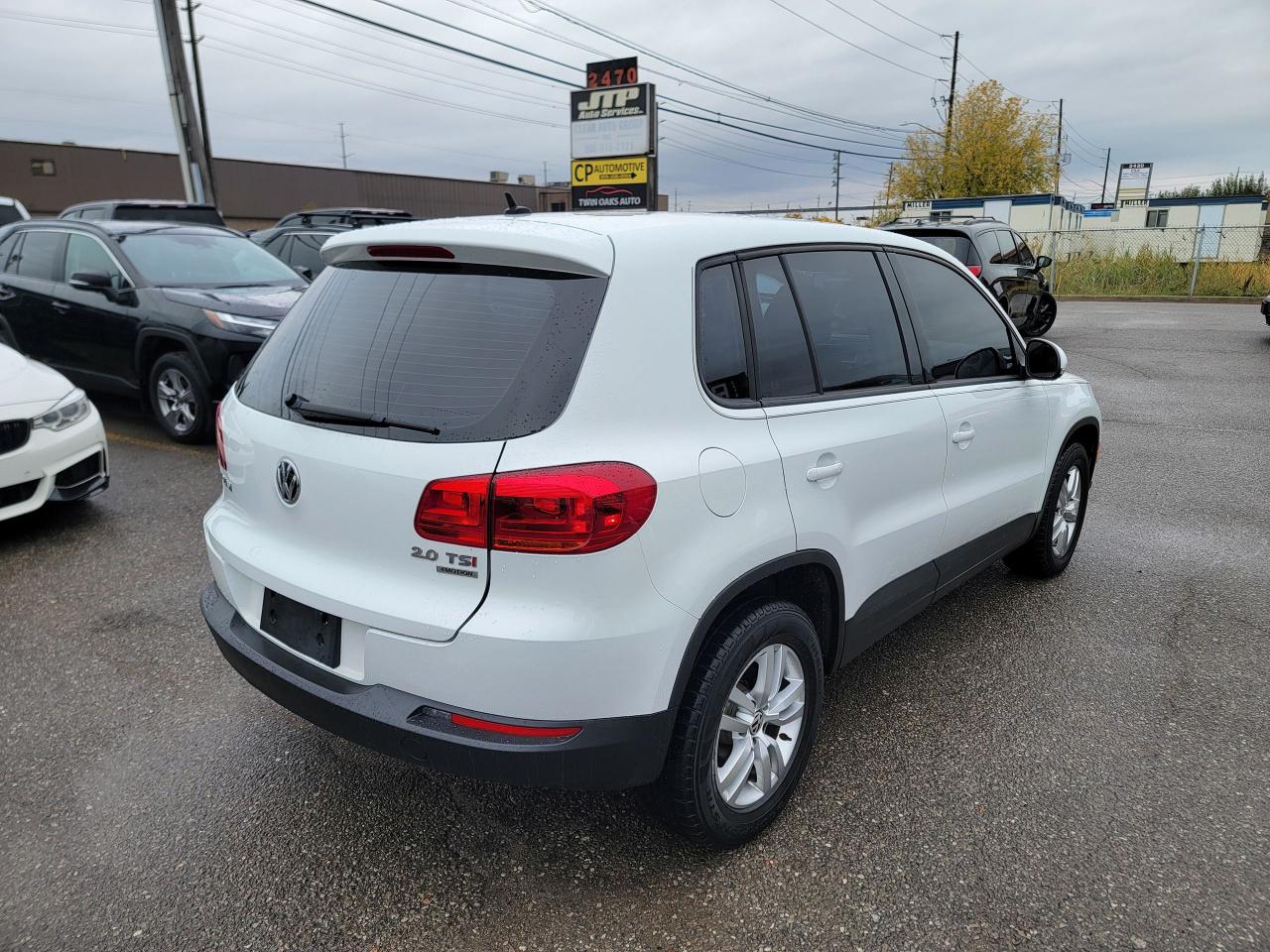 2014 Volkswagen Tiguan Trendline | 4Motion | LOW KMS - Photo #5