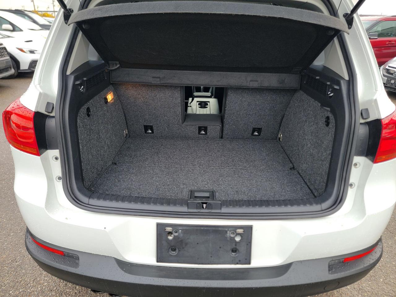 2014 Volkswagen Tiguan Trendline | 4Motion | LOW KMS - Photo #14