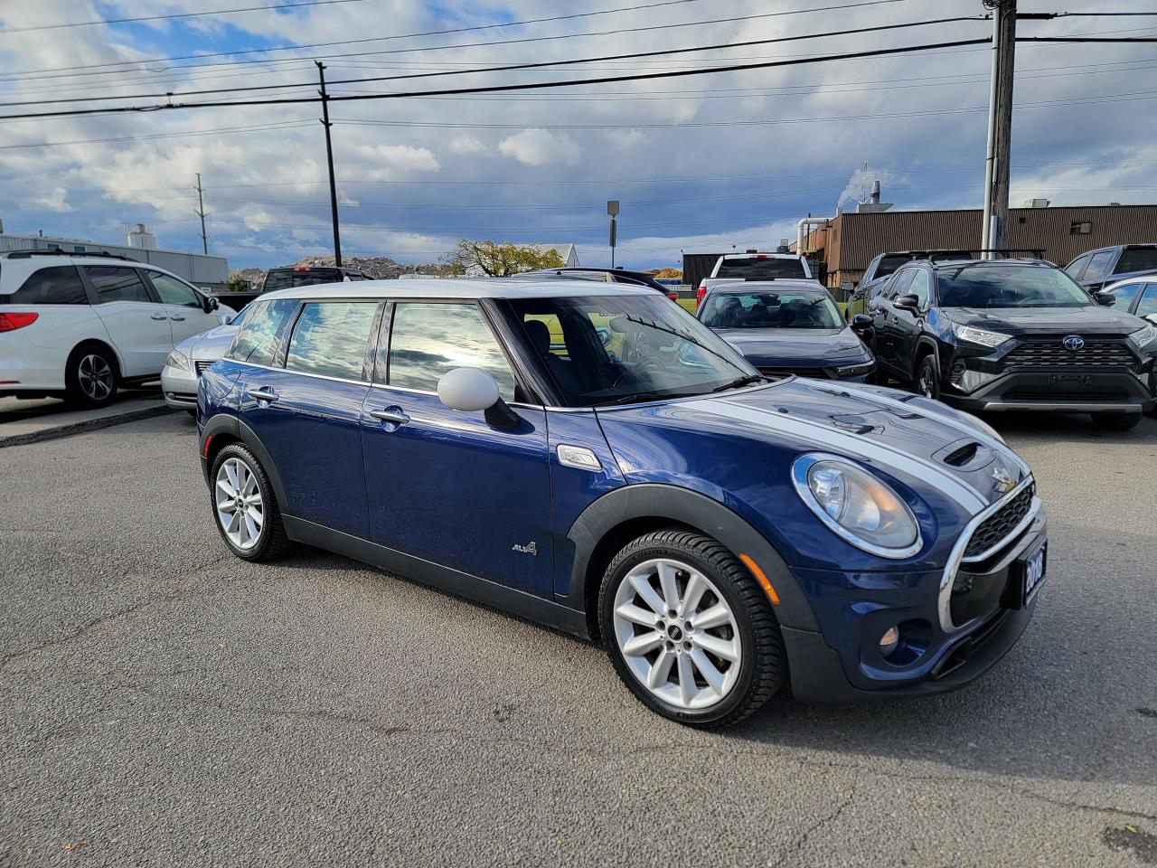 2018 MINI Cooper Clubman Cooper S Photo2