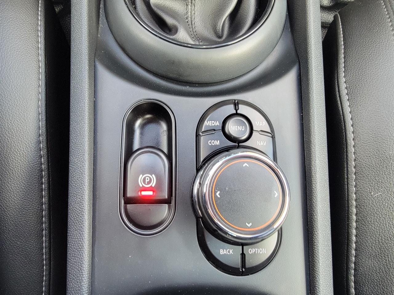 2018 MINI Cooper Clubman Cooper S - Photo #20