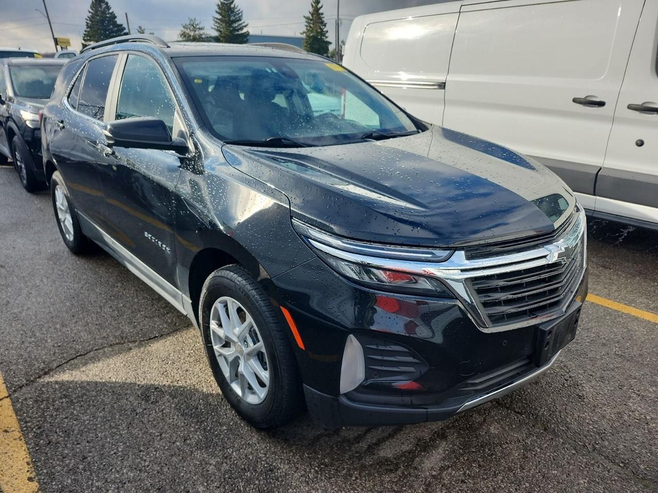 2023 Chevrolet Equinox LT Photo2