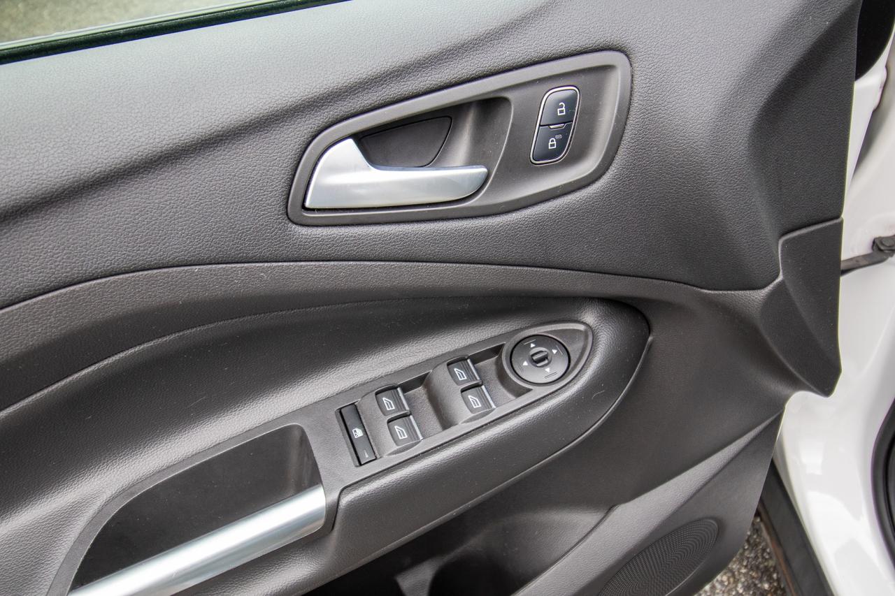 2017 Ford Escape SE Photo5